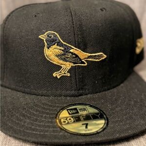 New Era Black & Gold Bird Logo 59FIFTY Fitted Cap Size 7